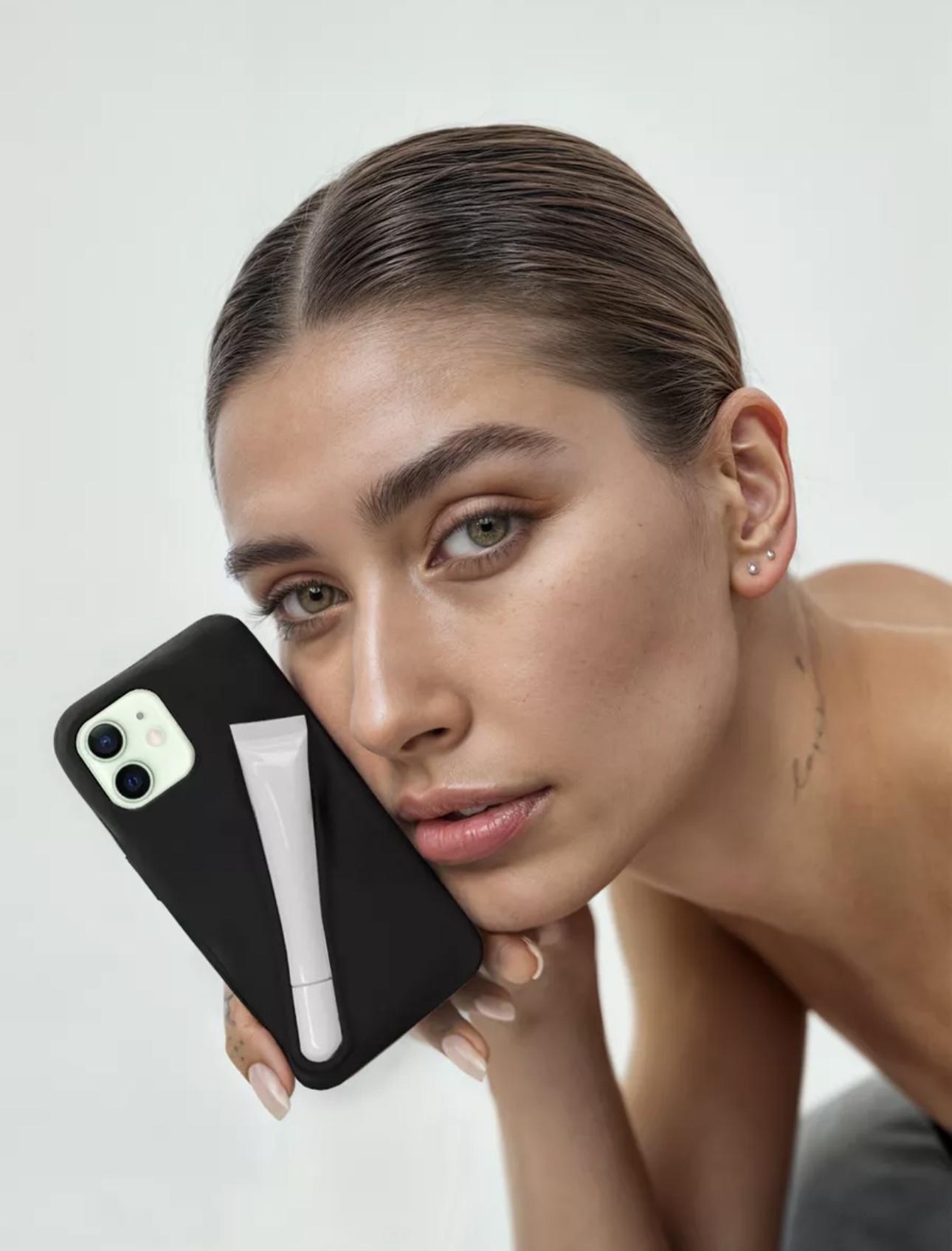 Чехол iPhone 12/12 Pro с держателем для блеска, черный 