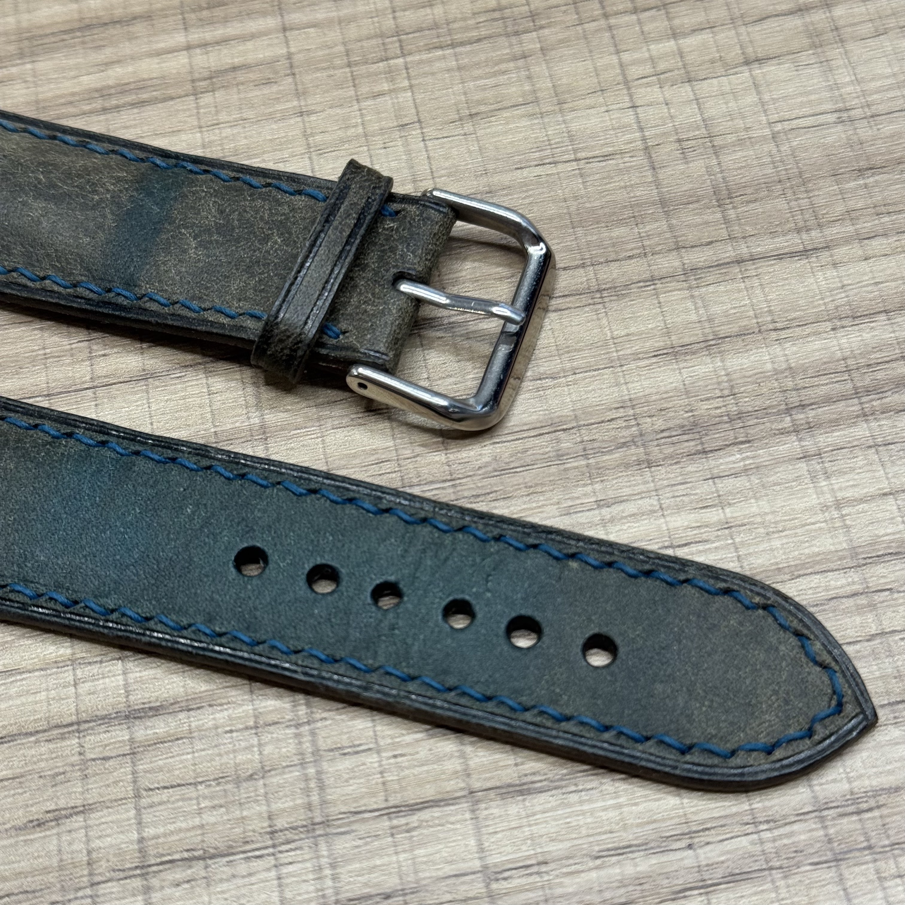 Ремешок для Apple Watch кожаный ручной работы 42/44/45/46/49mm Бирюзовый, картинка 4