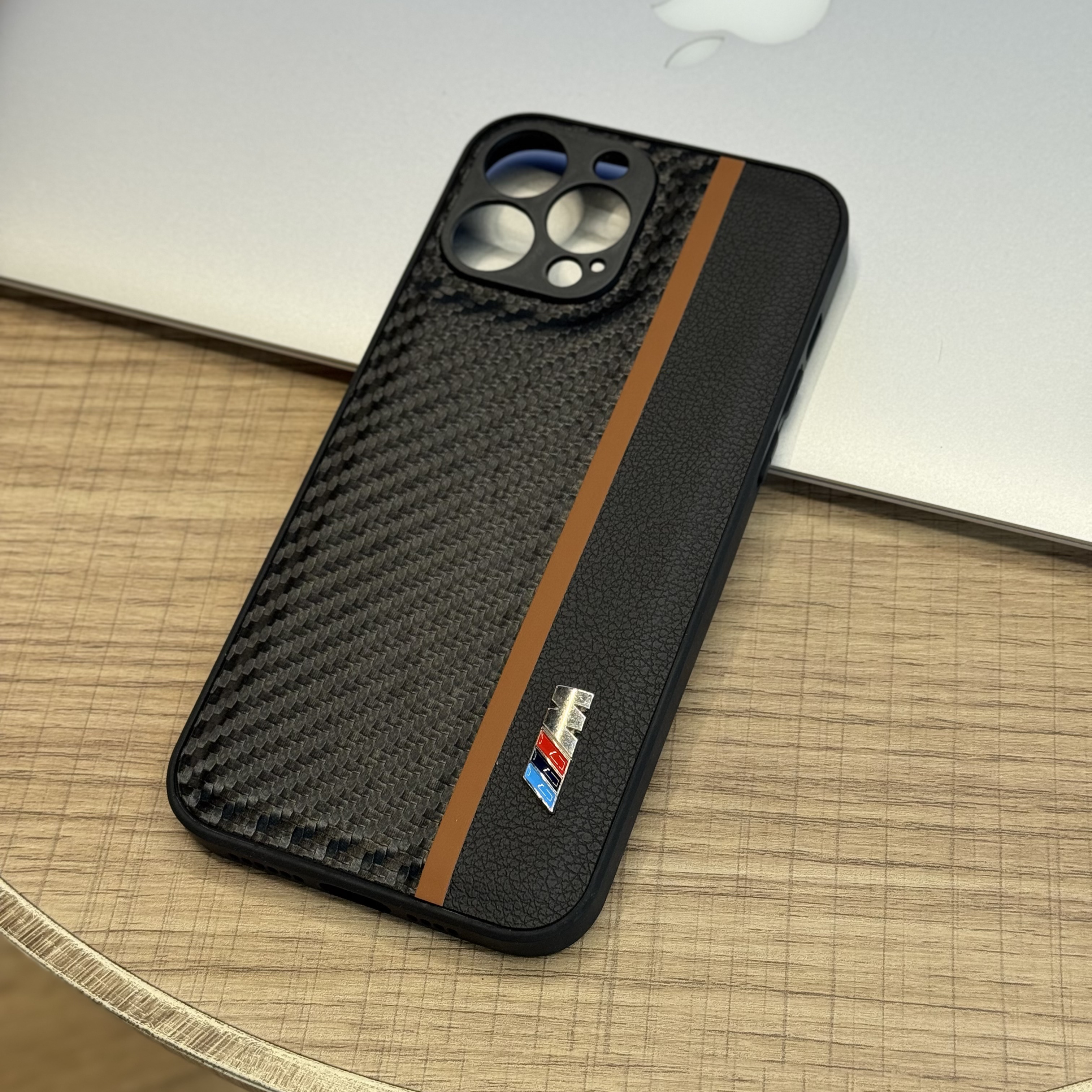 Чехол для iPhone 13 Pro Max BMW карбон кожа с коричневой полосой