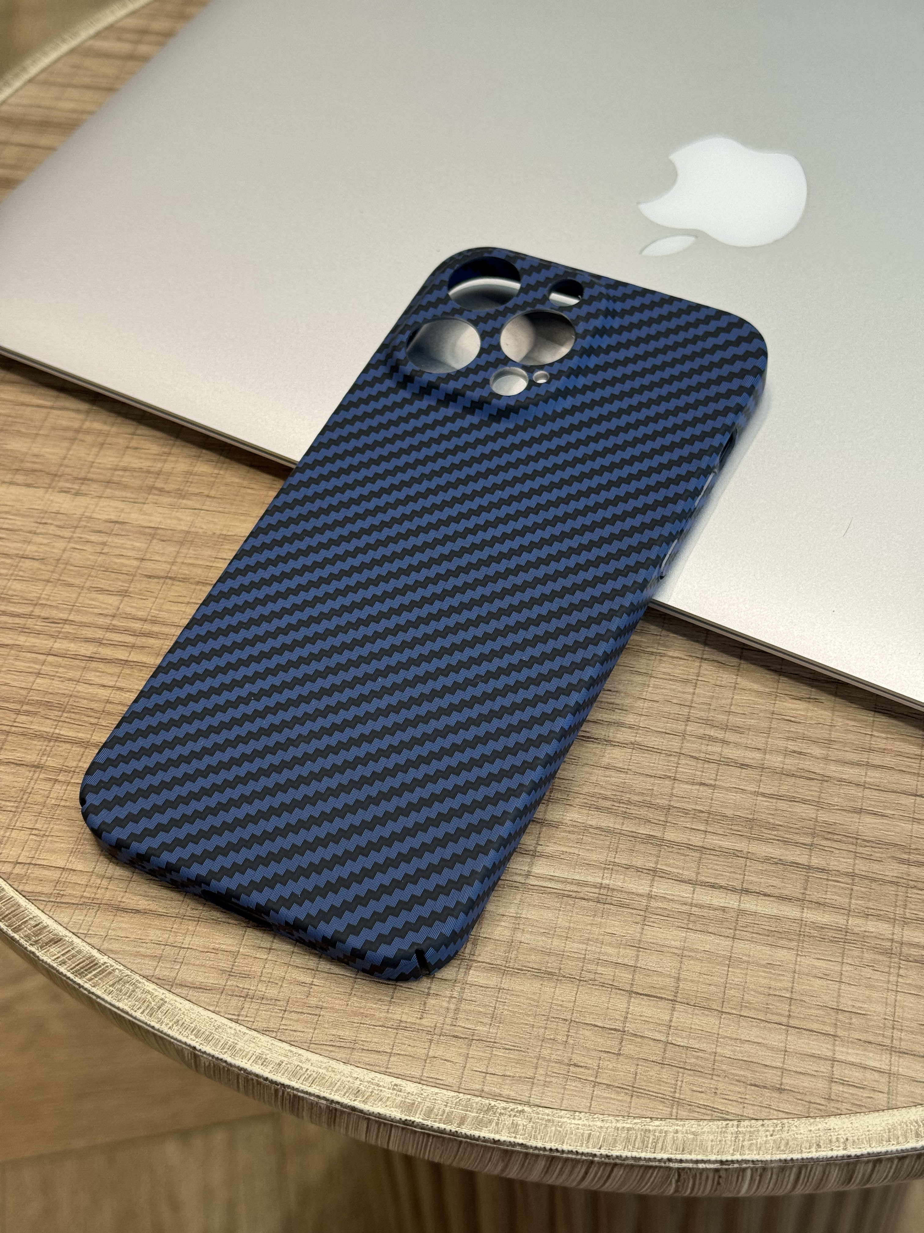 Чехол для iPhone 14 Pro Max Protection Case Carbon MagSafe, синий