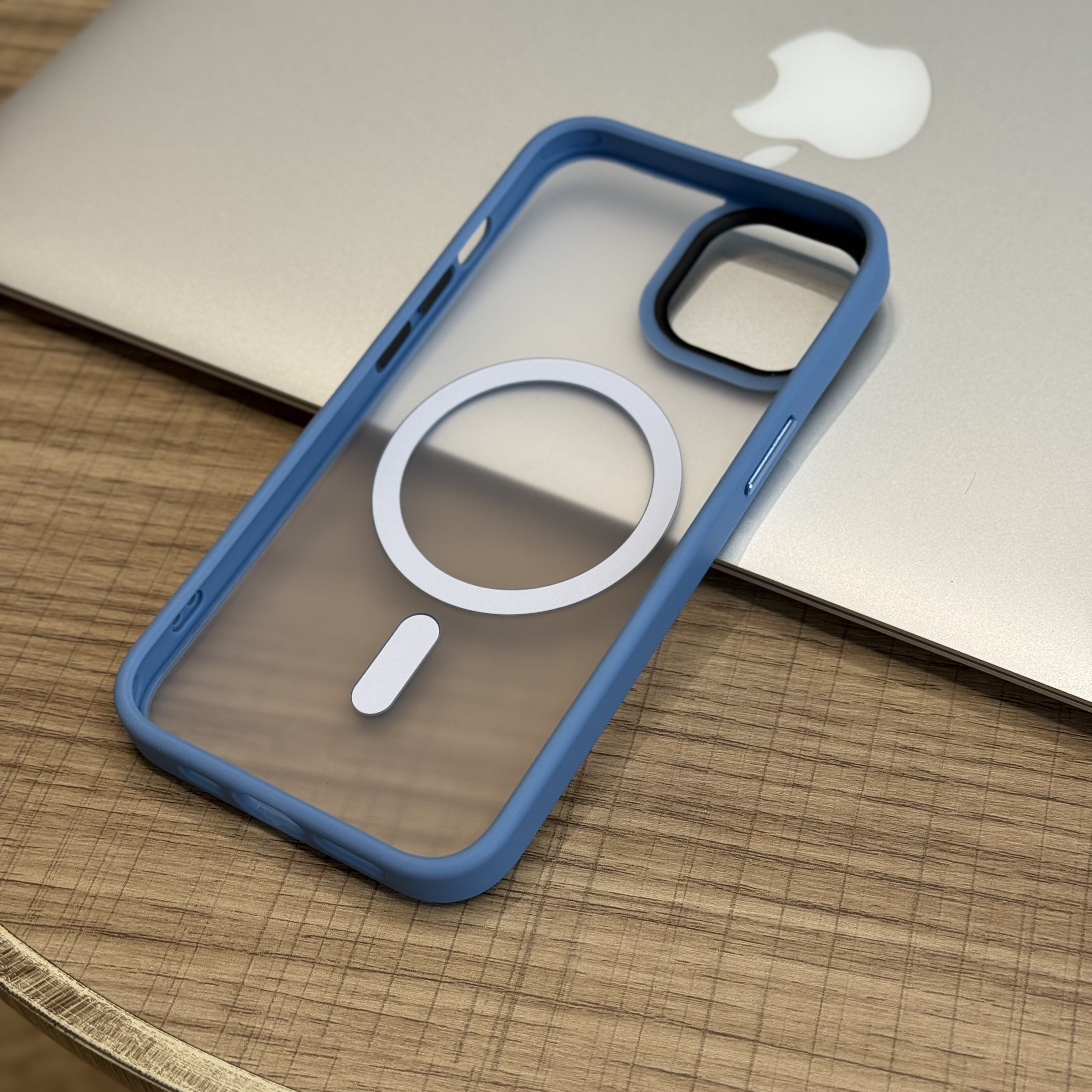 Чехол для iPhone 14 Knit прозрачный матовый с MagSafe голубой, картинка 2