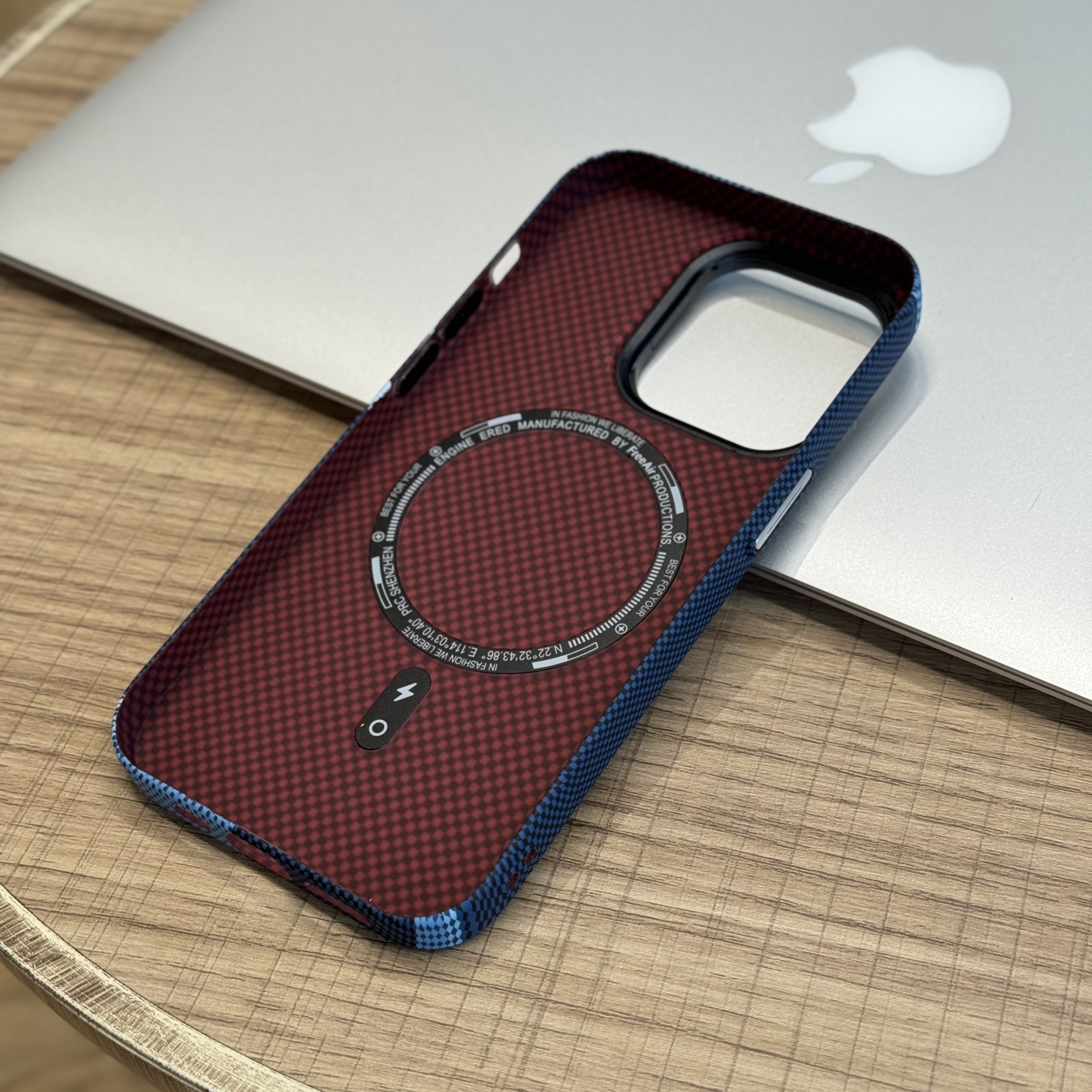 Чехол для iPhone 14 Pro FreeAir карбон с MagSafe темно-синий белый голубой, картинка 2
