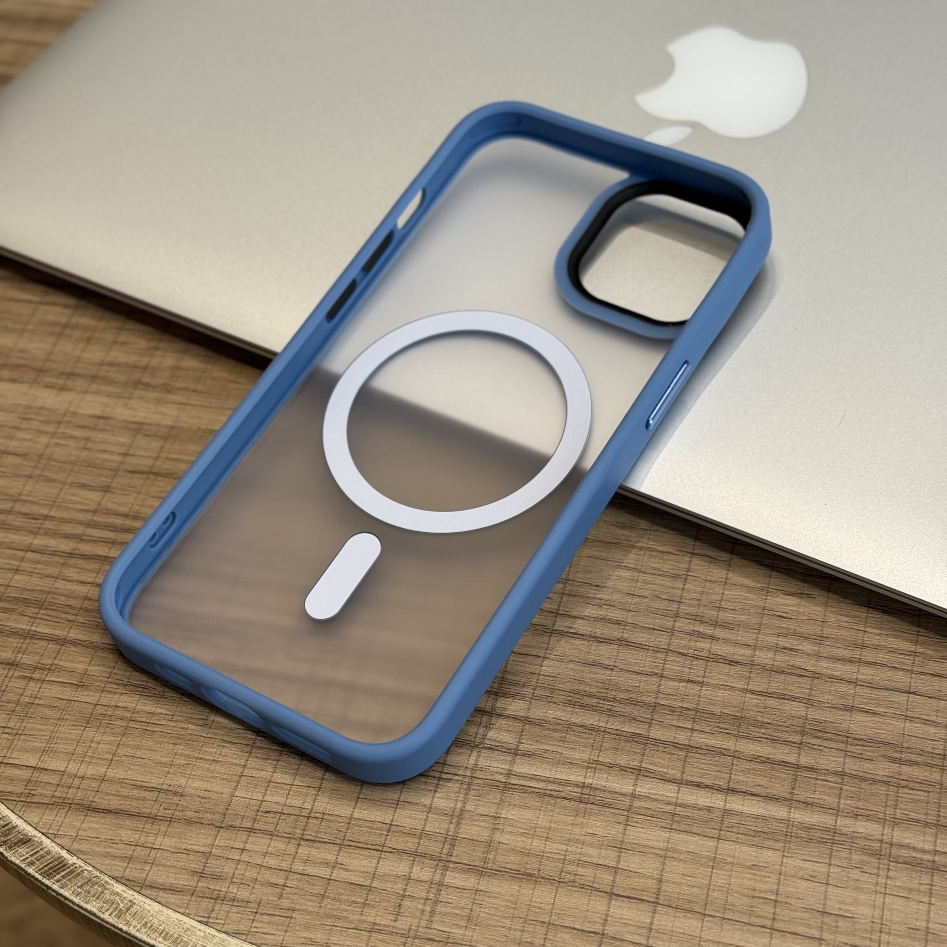 Чехол для iPhone 13 Pro Max Unique Case прозрачный матовый с MagSafe, голубой, картинка 2