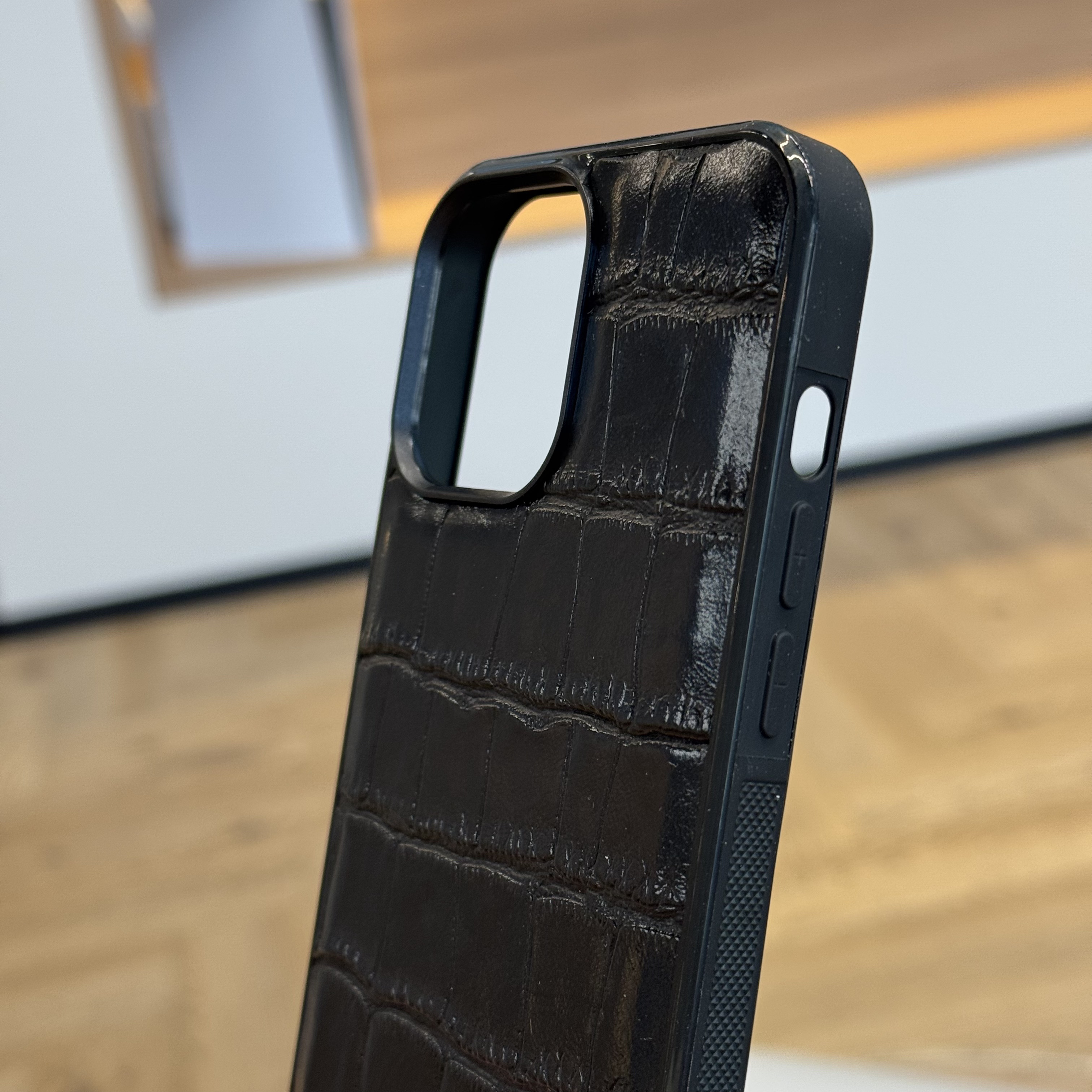 Чехол для iPhone 13 Pro Max Кожанный Crocodile, черный, картинка 2