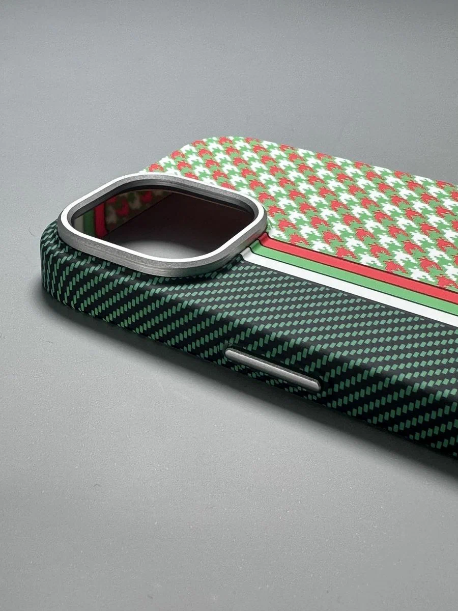 Чехол для iPhone 13 Pro Max FreeAir карбон с MagSafe белый зеленый красный, картинка 2