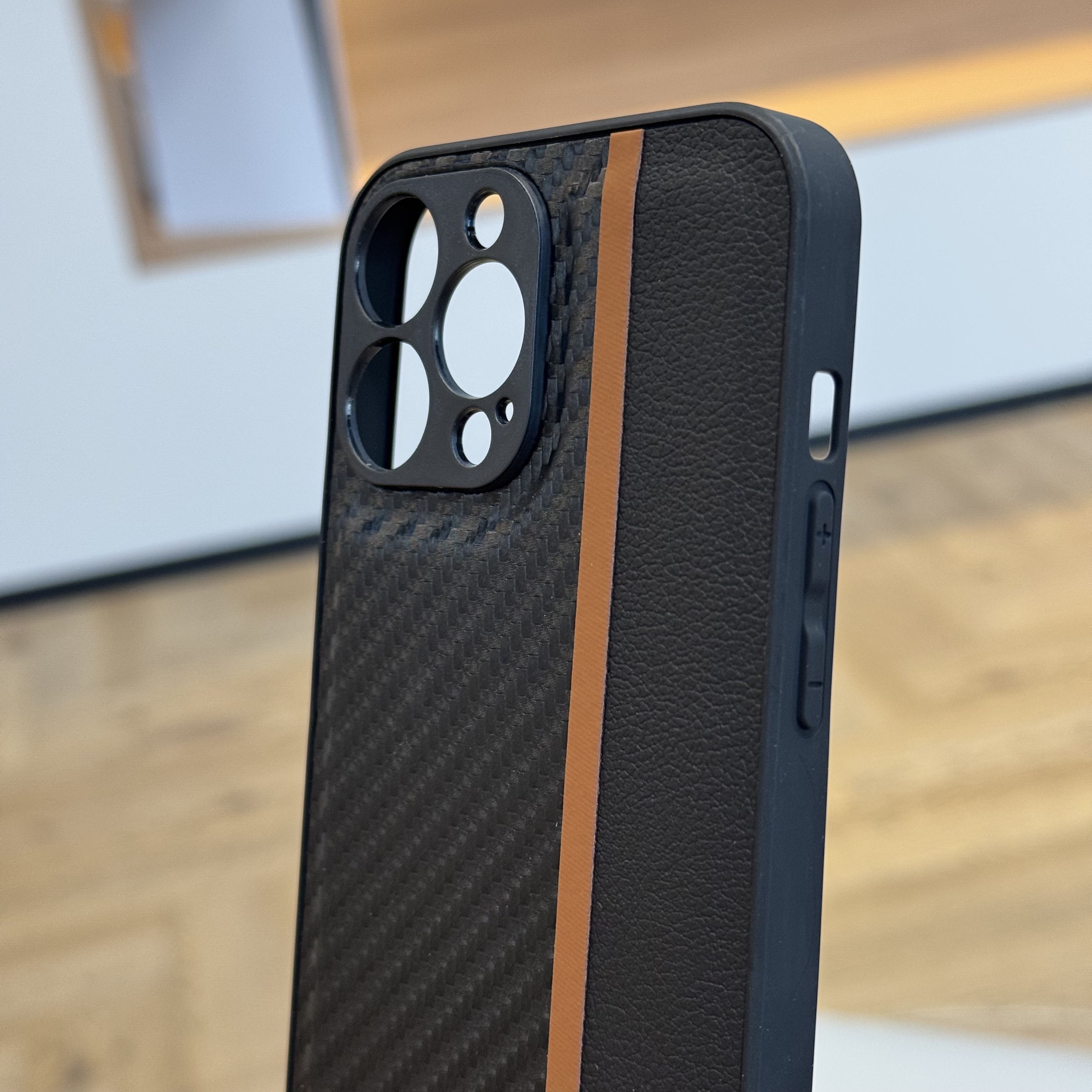 Чехол для iPhone 12 Pro BMW карбон кожа с коричневой полосой, картинка 3